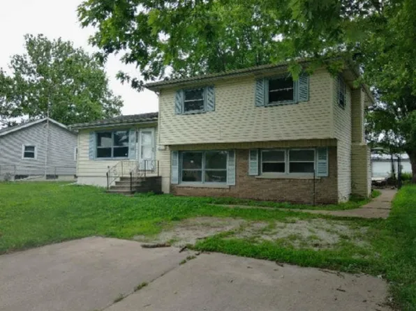 640 Lakeview Dr, Manteno, IL 60950