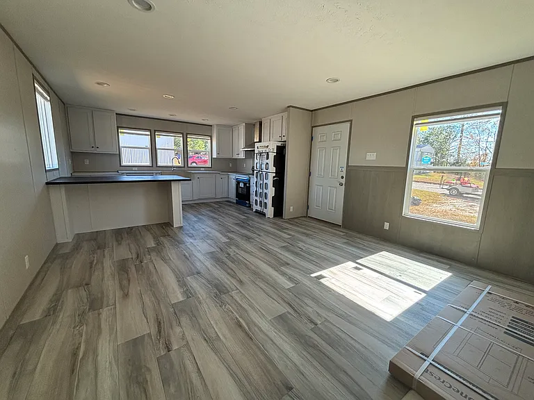 Forest Acres — Photo 25