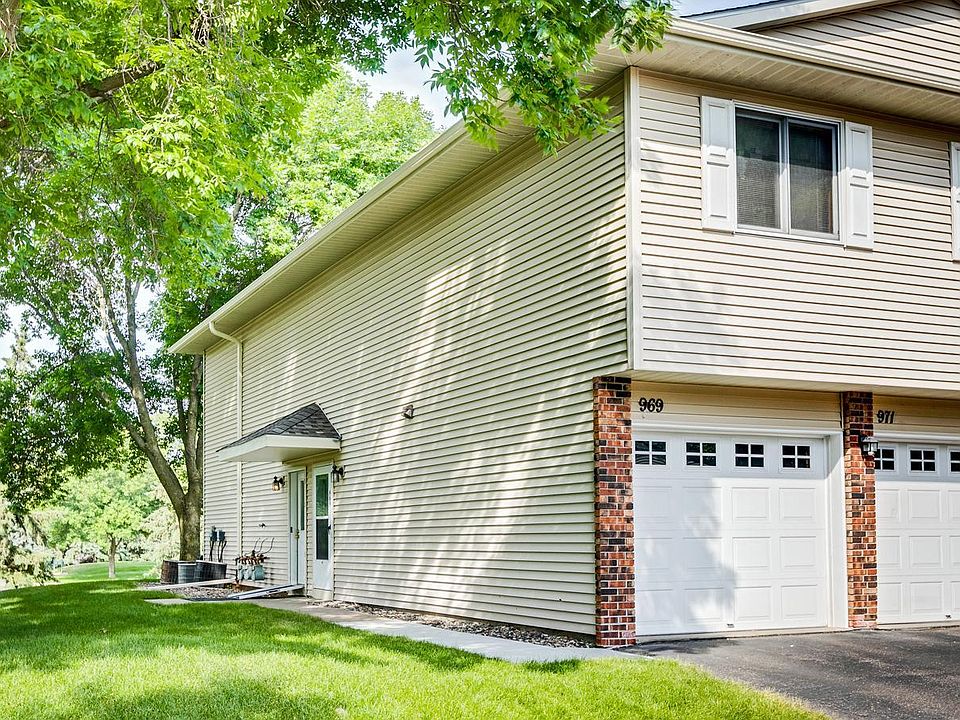 1st image of 969 Pondview Ct