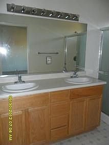 5th image of 541 Lexington Ct