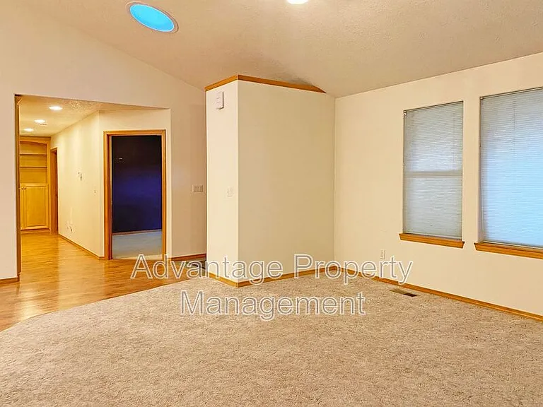1340 SW Timian St — Photo 12