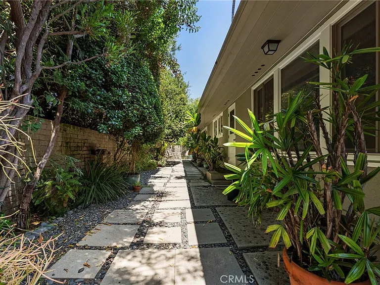 229 Glenullen Dr — Photo 31