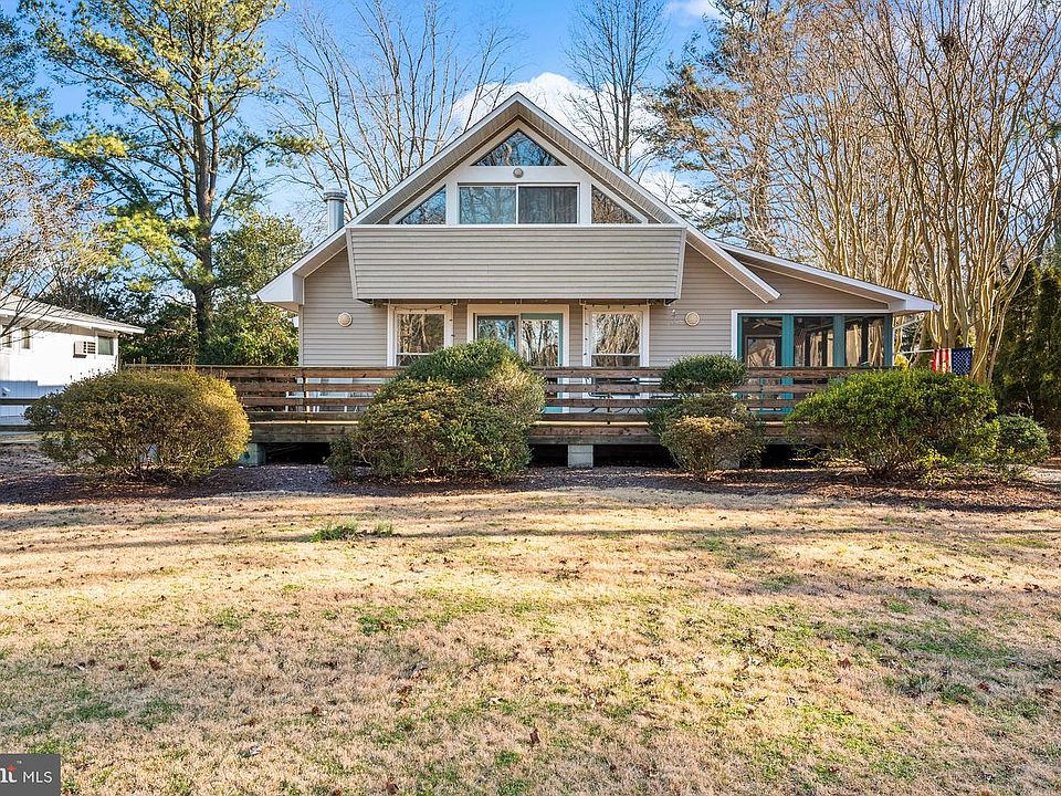 1st image of 611 Laurel Ct