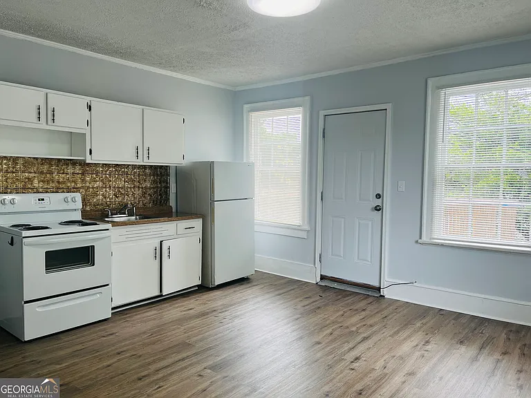 504 Broad St #7 — Photo 7