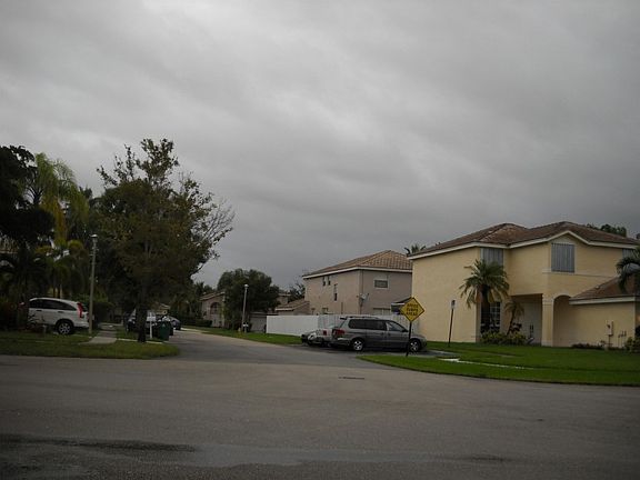 5th image of 17365 SW 31st Ct