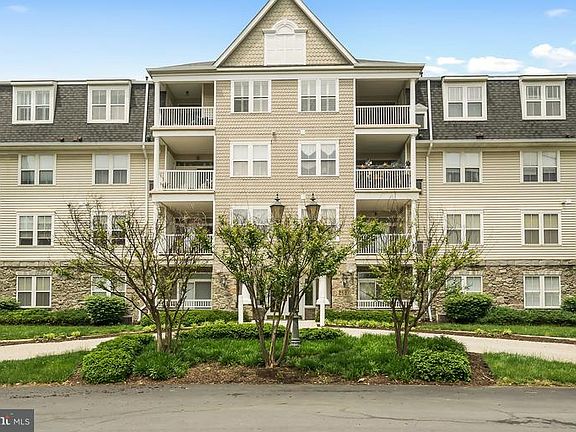 5th image of 2520 Waterside Dr Unit 102