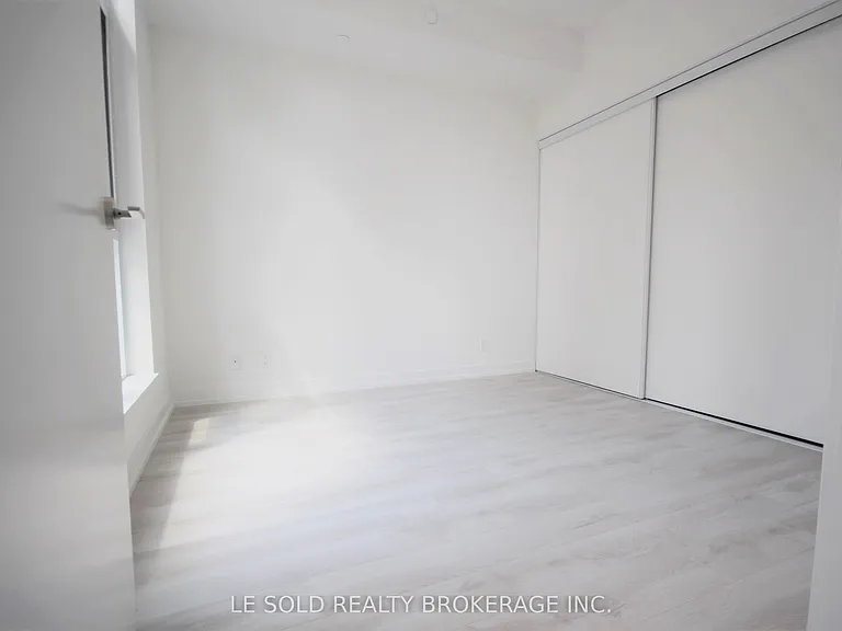 33 Helendale Ave #617 — Photo 20