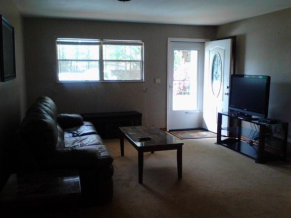 3rd image of 6081 Julia Cir
