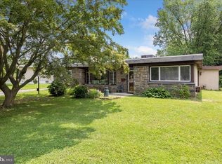 920 Green Ln, Secane, PA 19018