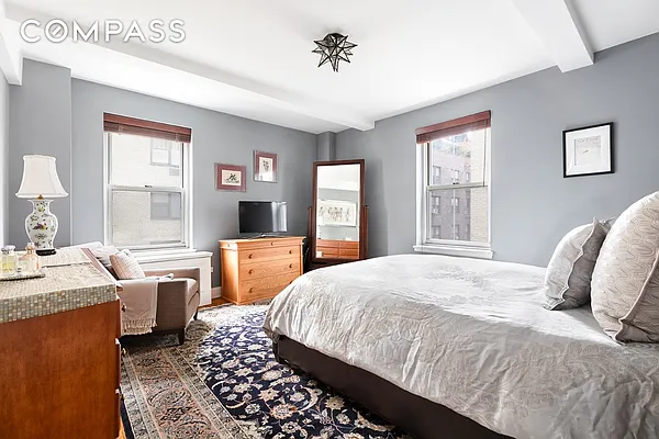 Sold by Compass | media 33