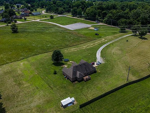 2nd image of 4776 Campground Rd