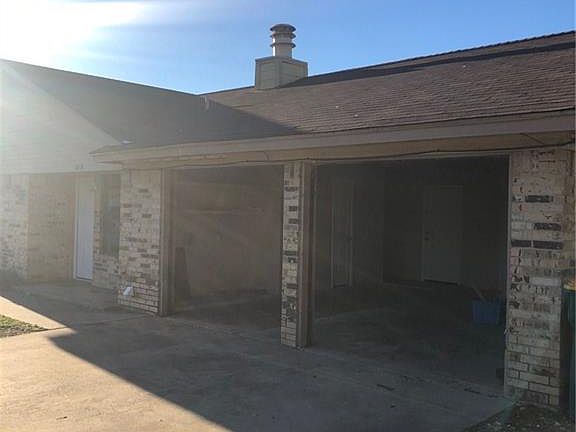 3rd image of 1613 Shady Ln