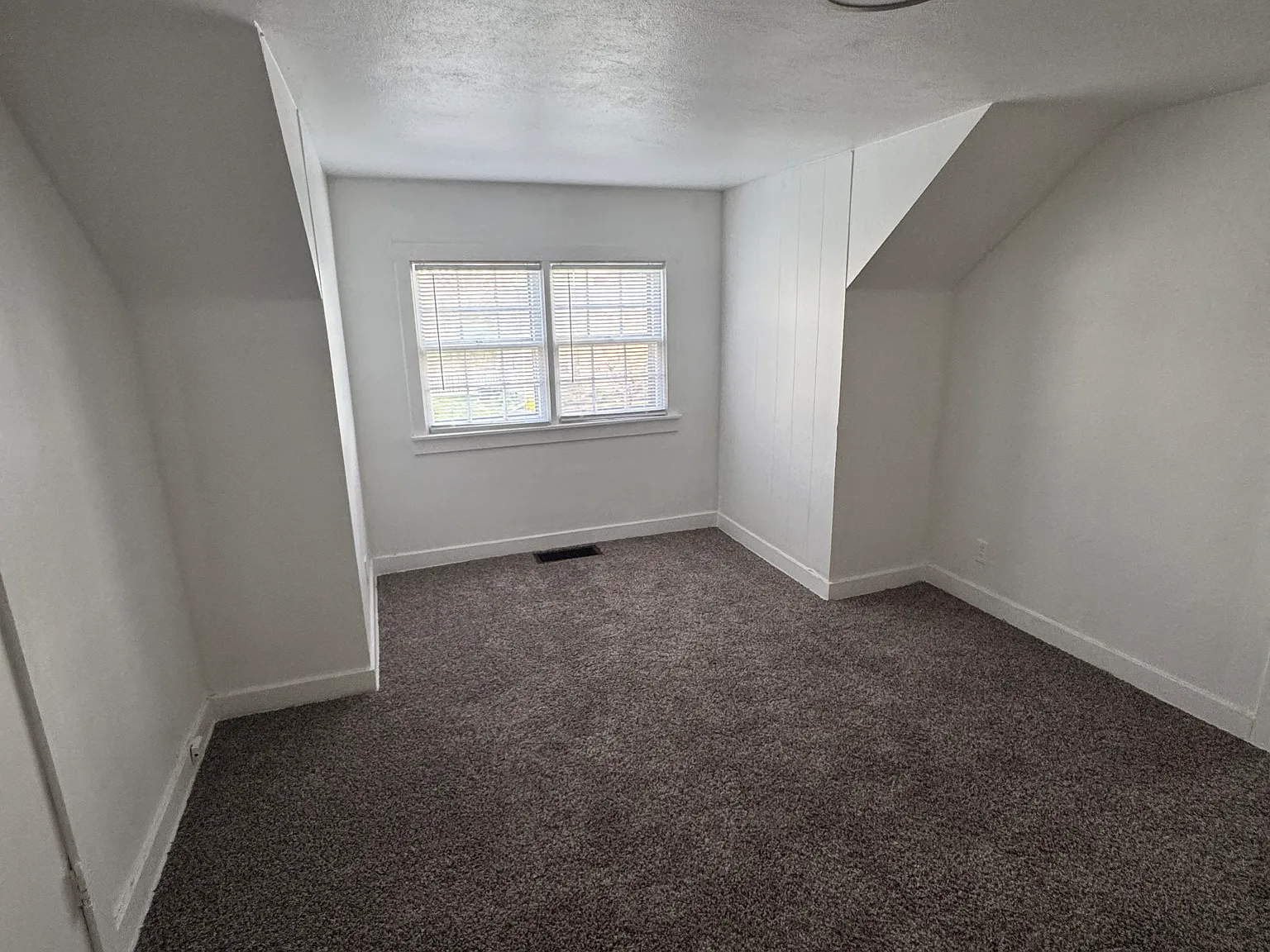 1 bed, 700 sqft, $900 — Photo 3