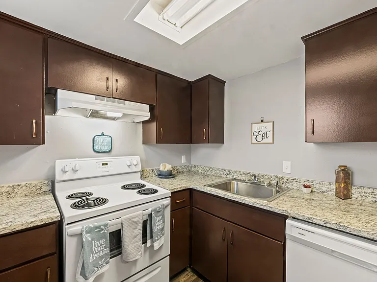 The Woods Apartments — Photo 21