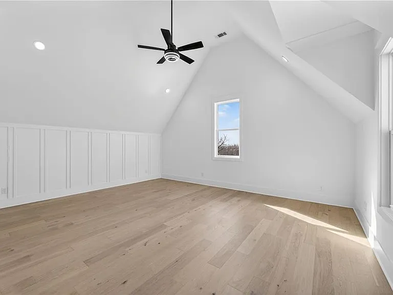 405 Thunder Rd — Photo 98