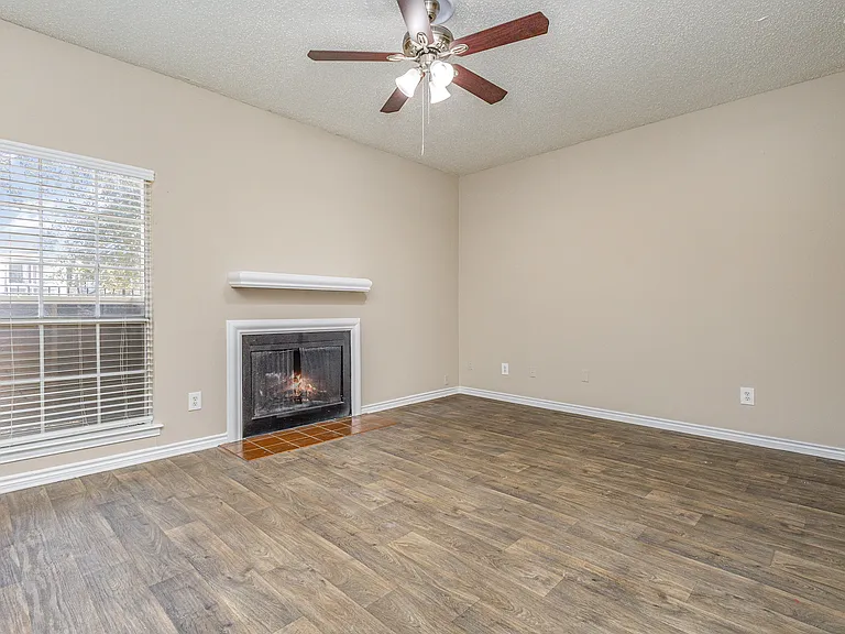 3615 W Northgate Dr #123 — Photo 2