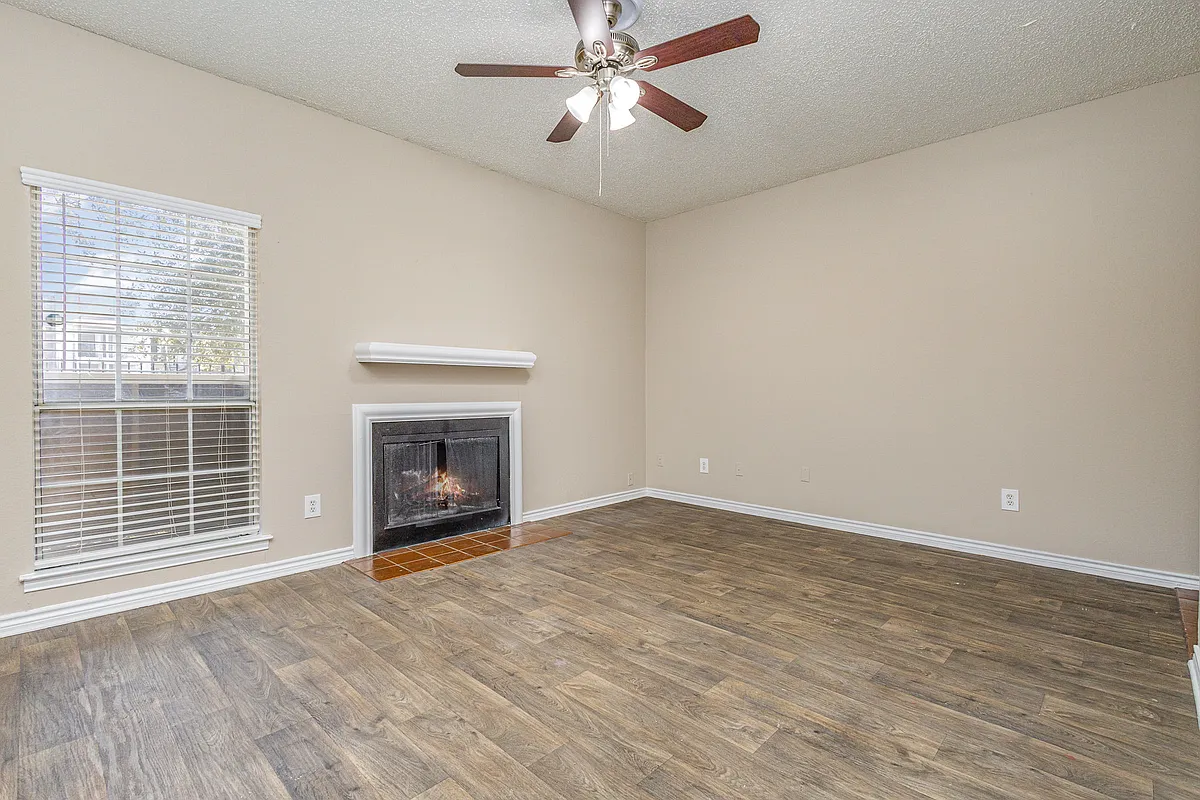Building Photo - 3615 W Northgate Dr #123