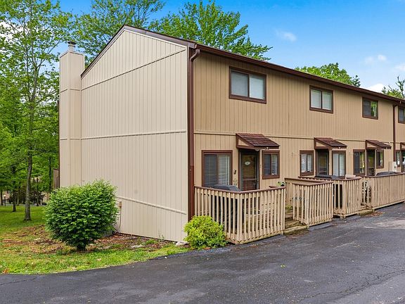 2nd image of 1011 Hancock Cir #7