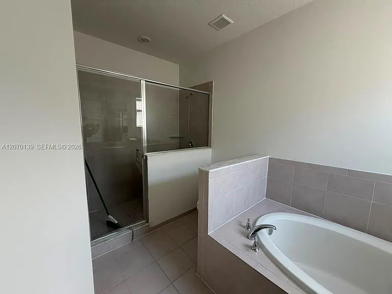 1409 SE 26th Ter — Photo 15