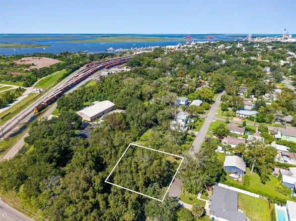 S 5th St, Fernandina Beach, FL 32034