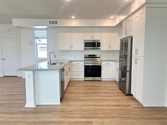 2nd image of 1024 W Romneya Dr #203