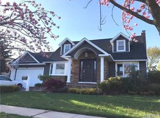 227 Willard Ave, Farmingdale, NY 11735