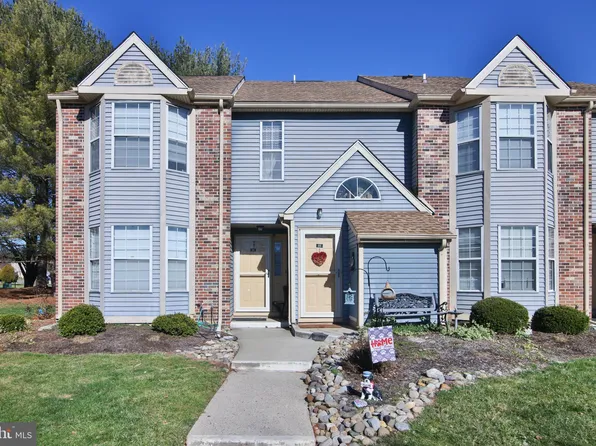 31 Tilia Ct, Hamilton, NJ 08690