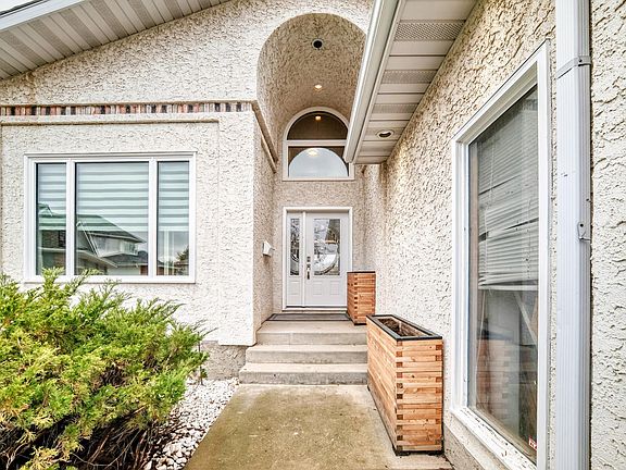 3rd image of 88 Highland Way