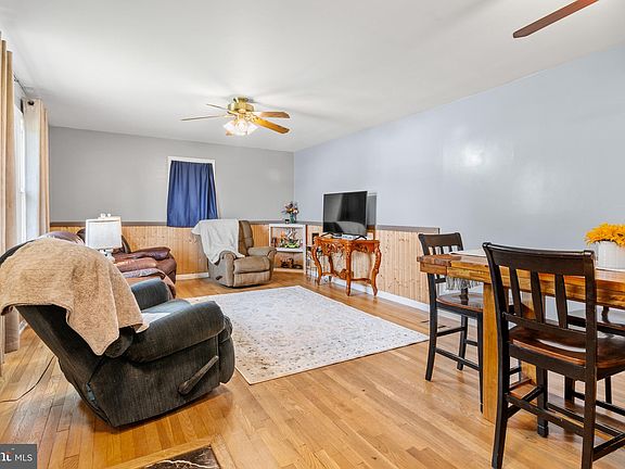 4th image of 105 Crescent Dr