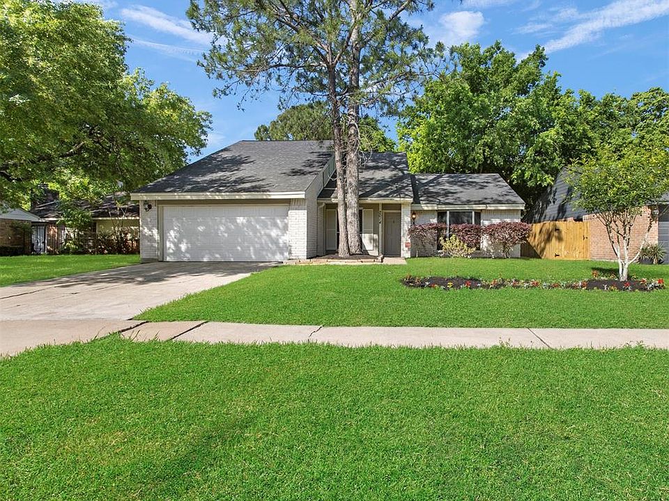 1st image of 2014 Hammerwood Dr