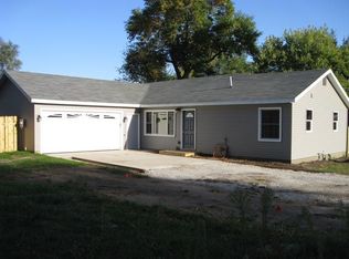 122 River St, Cambridge, IA 50046