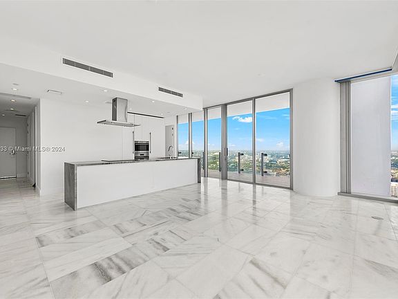 4th image of 700 NE 26th Ter Unit 5406