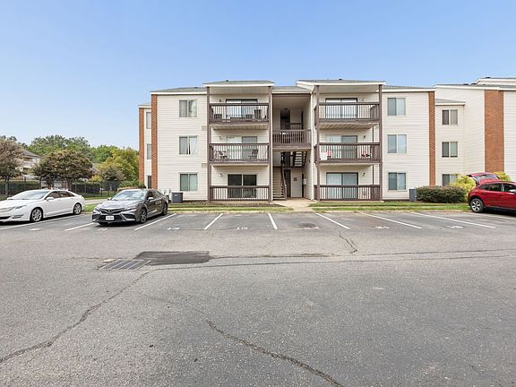3rd image of 23 Davenport Ct
