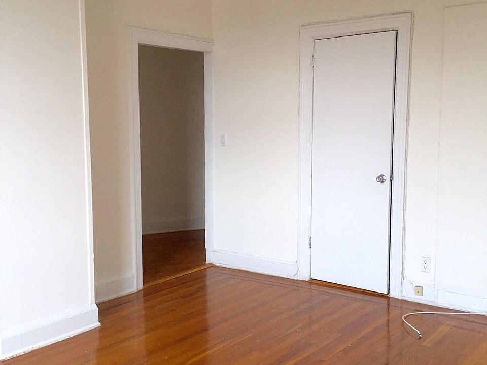 2nd image of 4141 44th St #4J