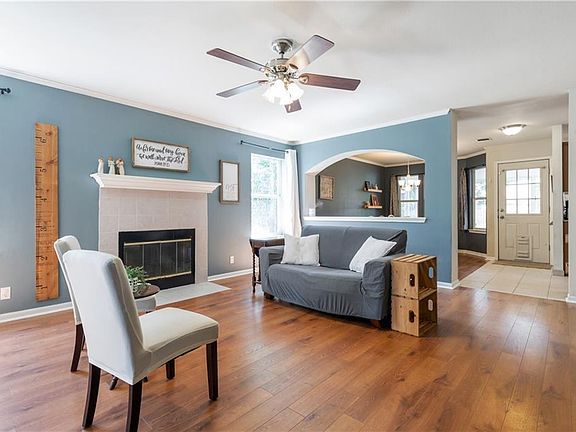 4th image of 1807 Columbine Ln