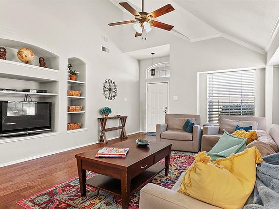 5th image of 1659 Peacock Ct