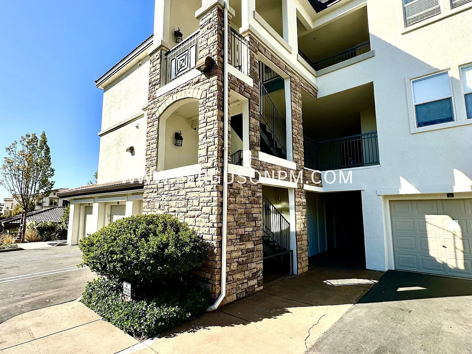 Charming 1 Bedroom Condo in East Roseville — Photo 1