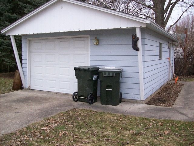 2nd image of 705 E 12th St