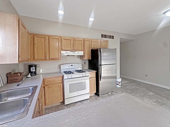 3rd image of 309 Seward Ave NW #1