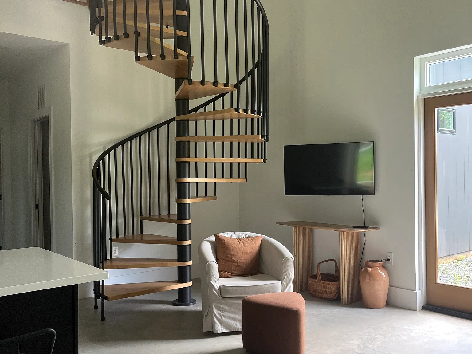 2 bed, 1315 sqft, $3,400 — Photo 2