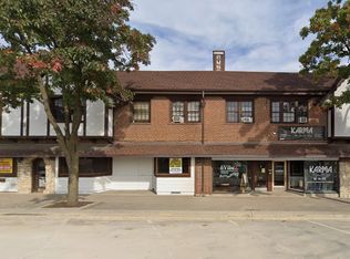 16 S Busse Rd, Mount Prospect, IL 60056