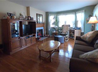 27 Kensington Dr, Piscataway, NJ 08854