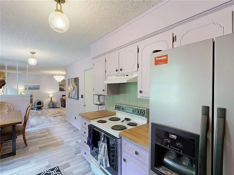 2848 N Peg Ln — Photo 3