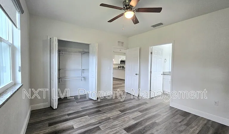 5050 Jones Dr — Photo 15