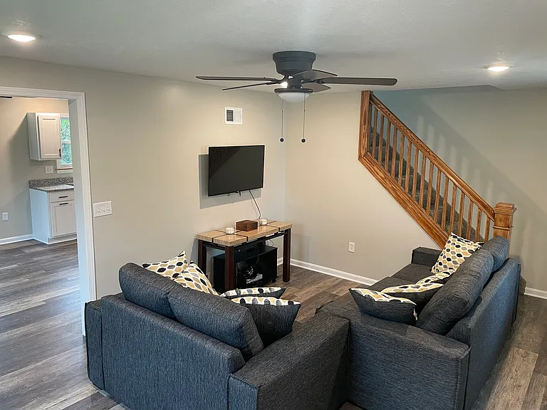 1095 Shenango Rd — Photo 5