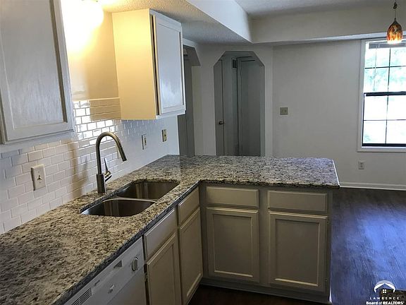 5th image of 2528 Crestline Ct