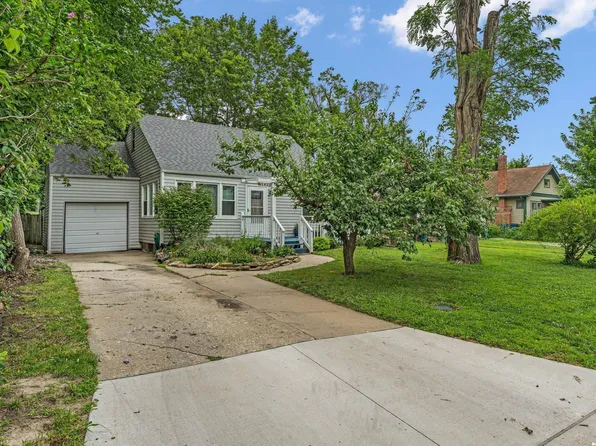 1820 Vermont St, Lawrence, KS 66044