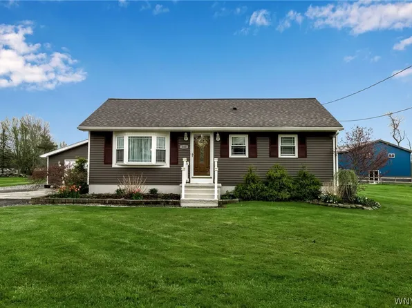 305 Westwood Rd, Lancaster, NY 14086