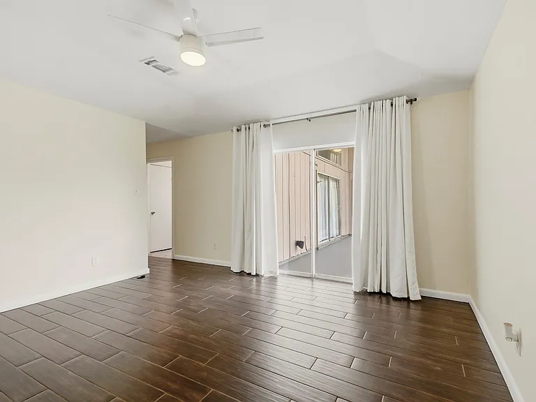 830 Seacliff Dr — Photo 14