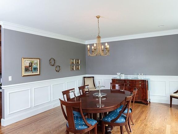 4th image of 33 Hunnewell St